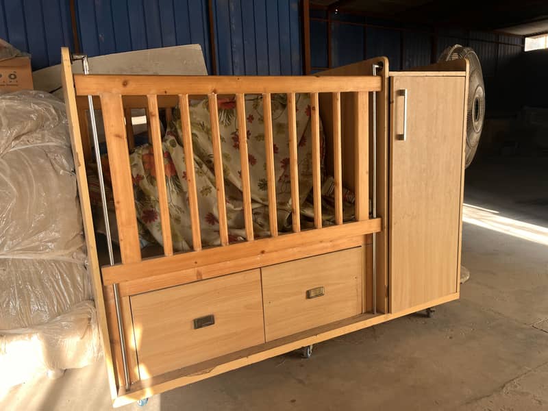 Baby cot 2