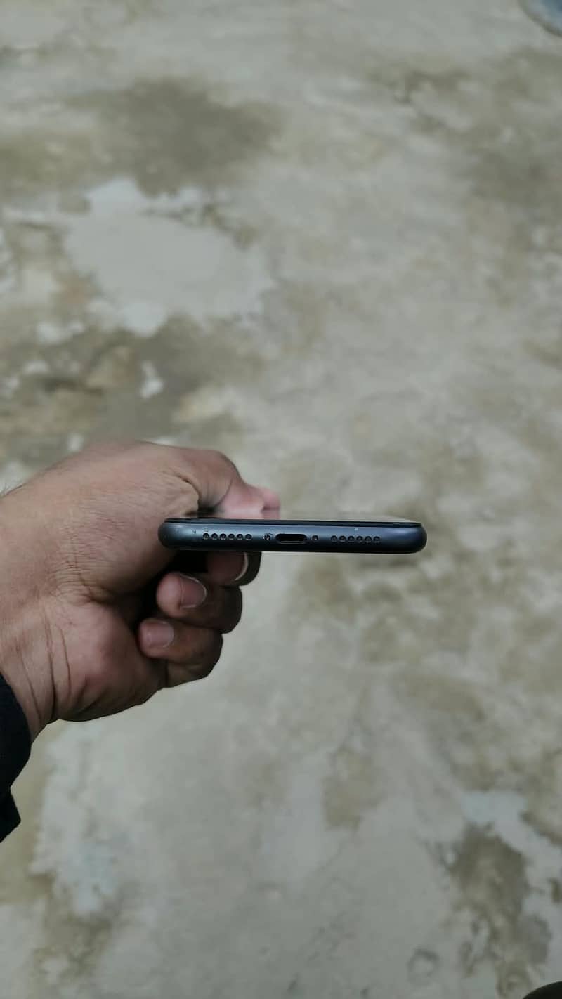 Apple iPhone 11 5