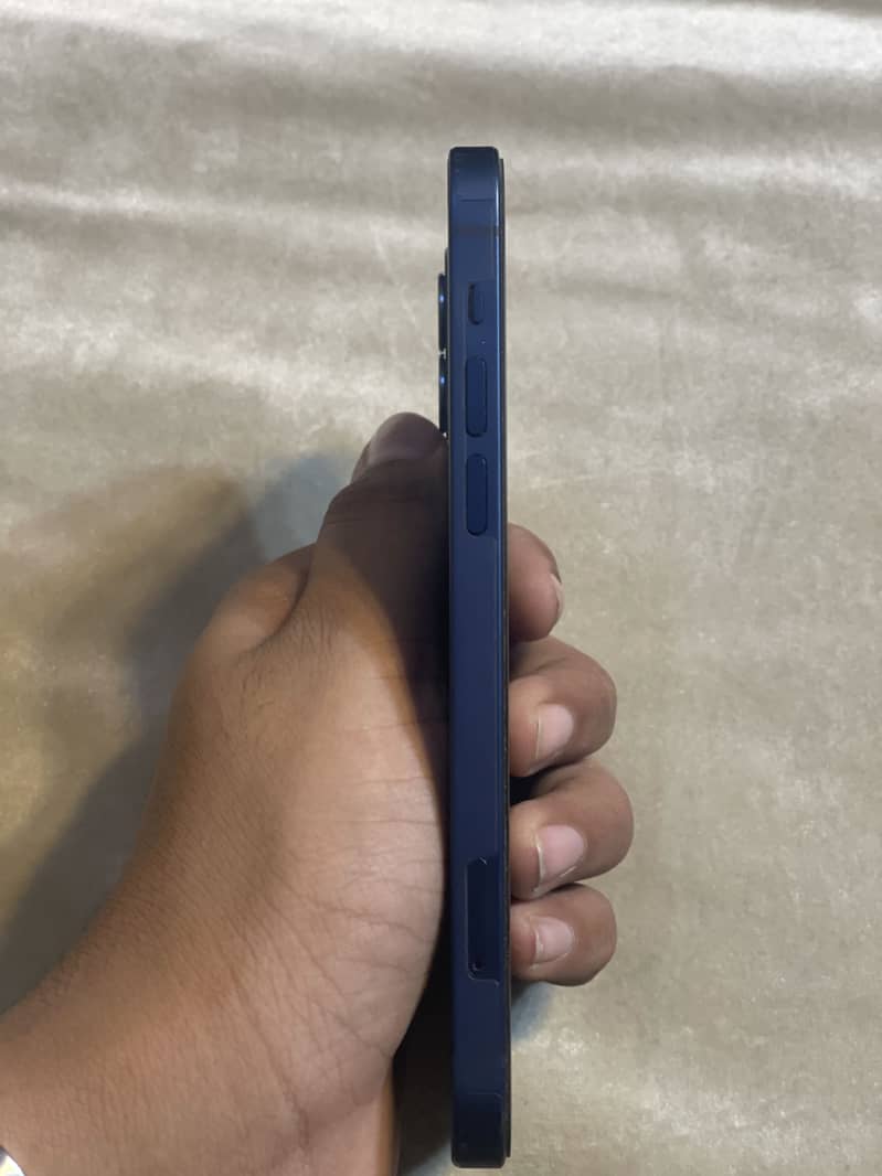 Apple iPhone 12 0