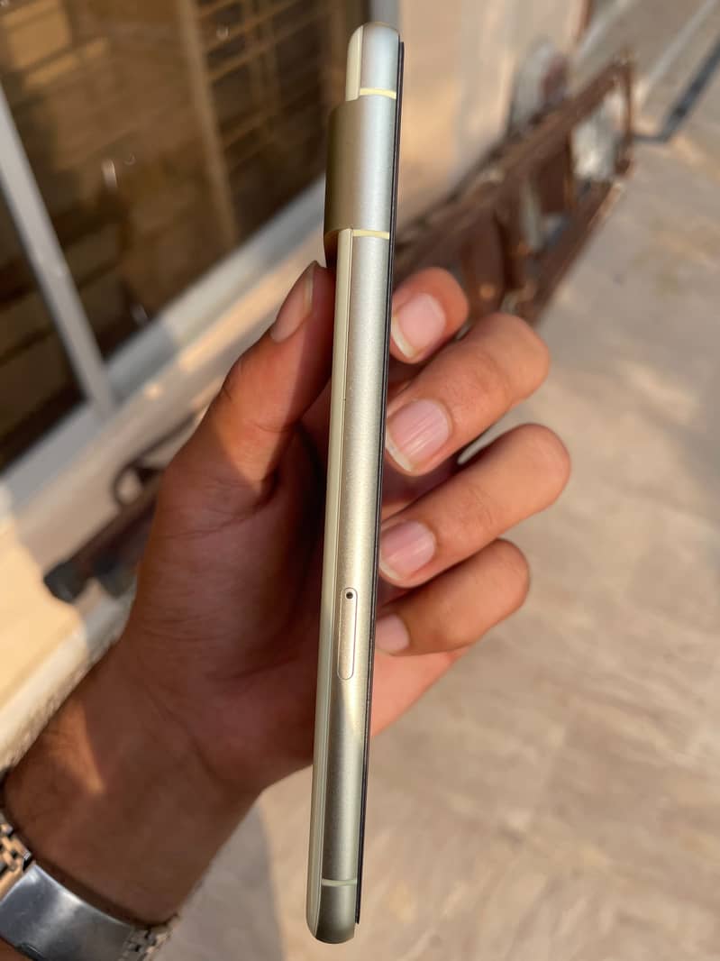 Google Pixel 7 4