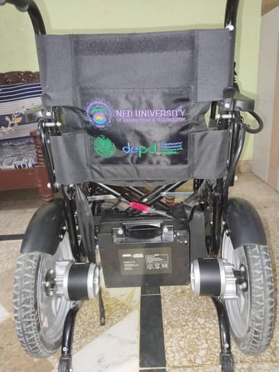 Electric wheelchair foldable
