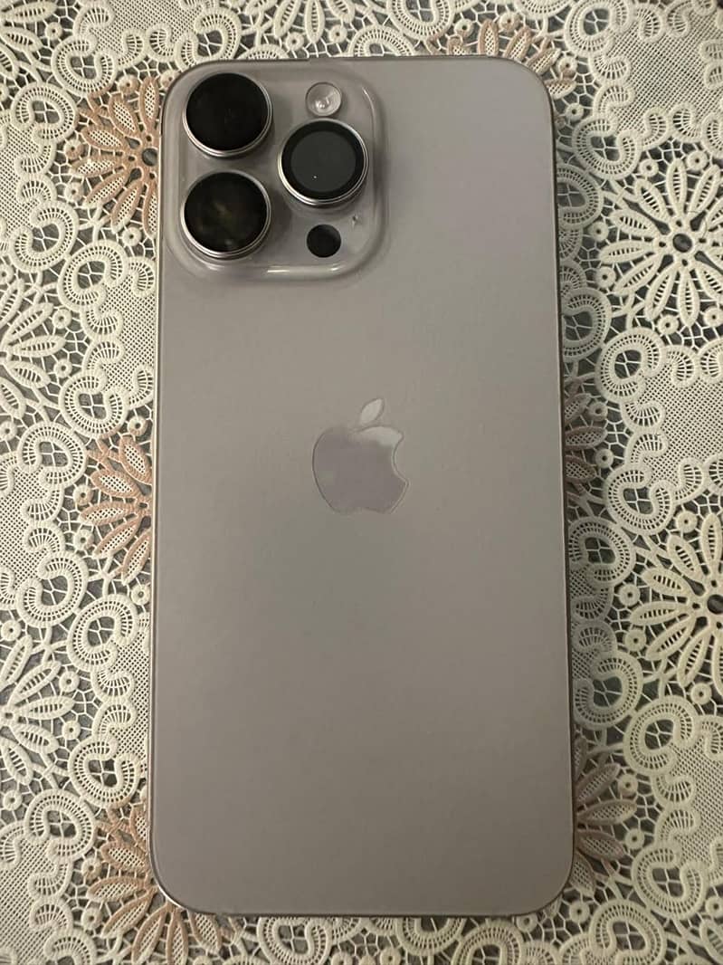 Apple iPhone 15 Pro Max 1