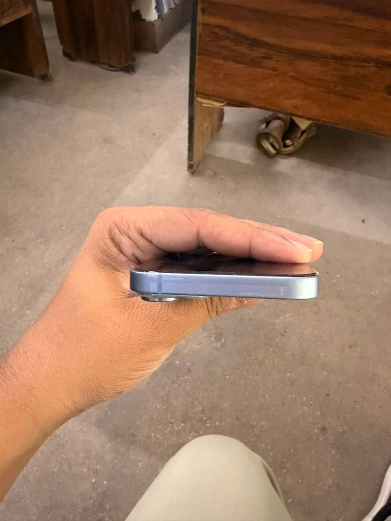 Apple iPhone 14 4