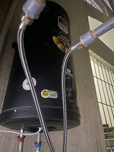Electric geyser