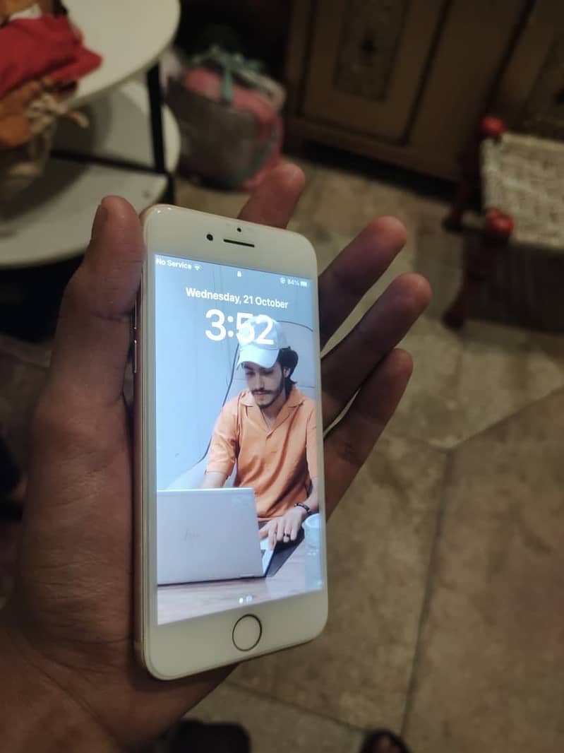 Apple iPhone 8 1