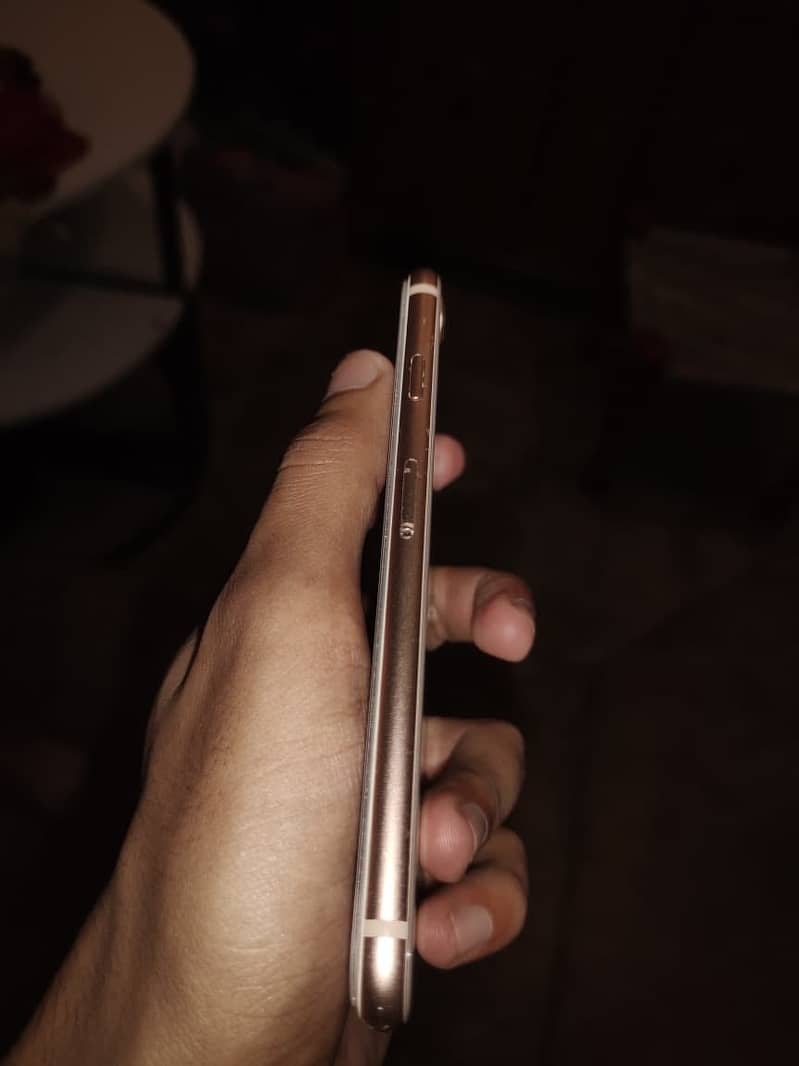 Apple iPhone 8 5