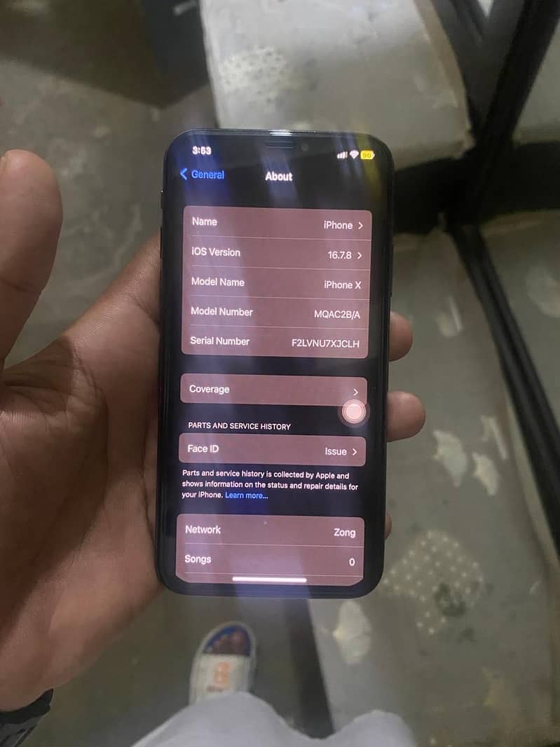 Apple iPhone X 4