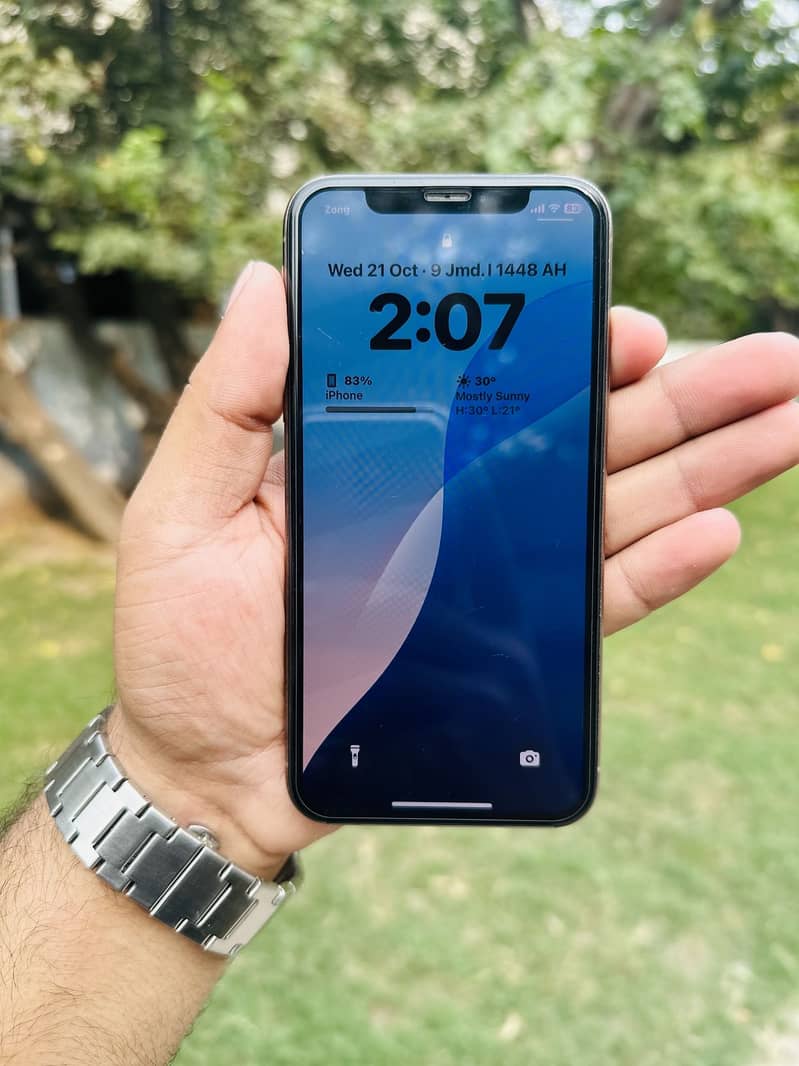 Apple iPhone XS 4