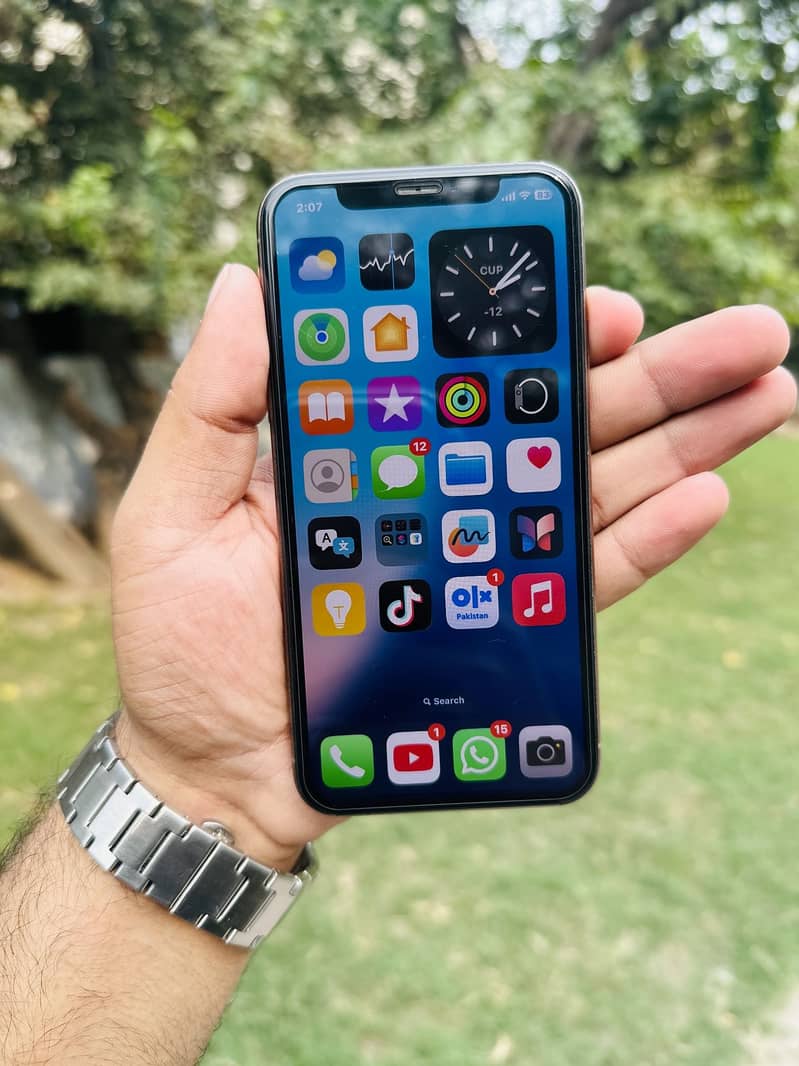 Apple iPhone XS 6