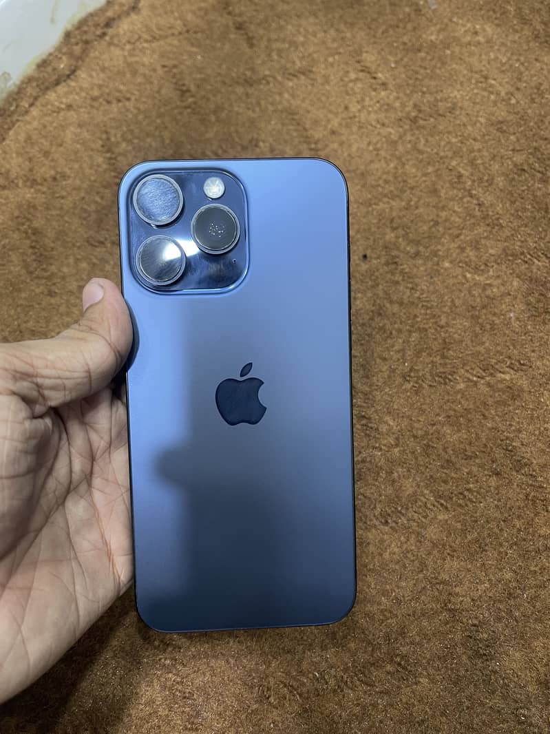 Apple iPhone 15 Pro Max 0