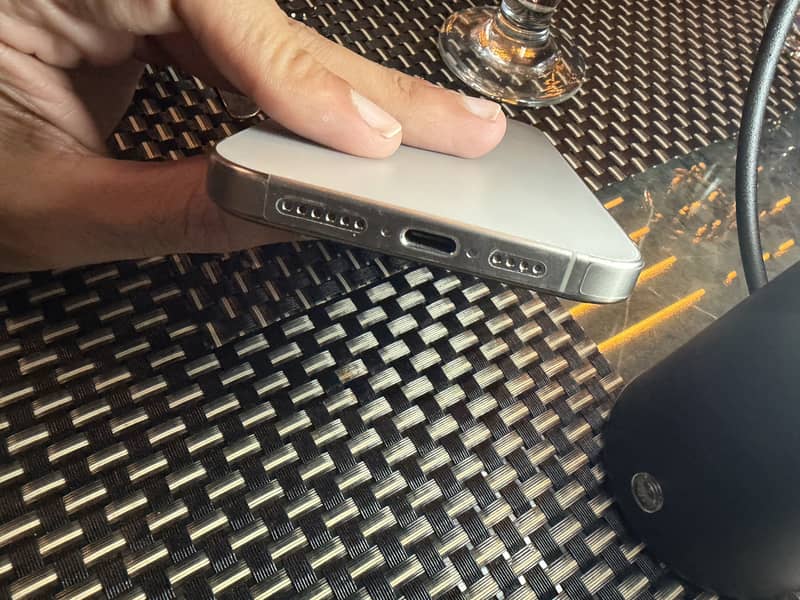 Apple iPhone 15 Pro Max 0
