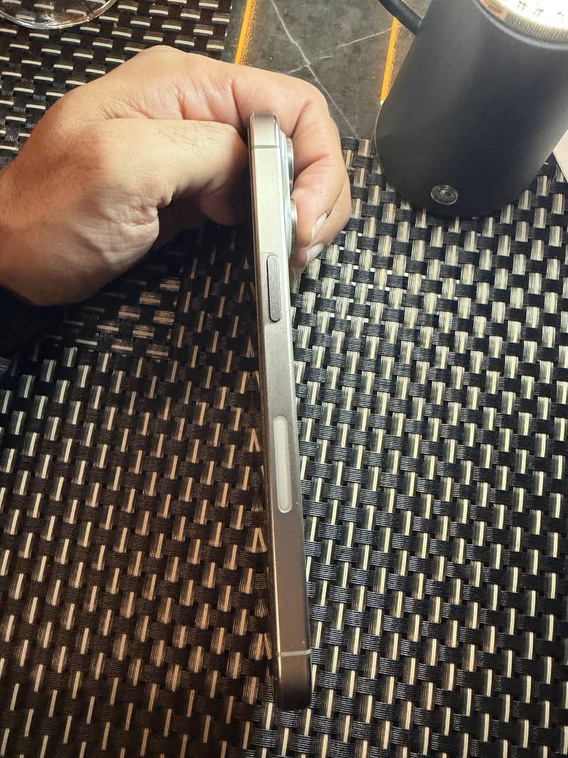 Apple iPhone 15 Pro Max 1