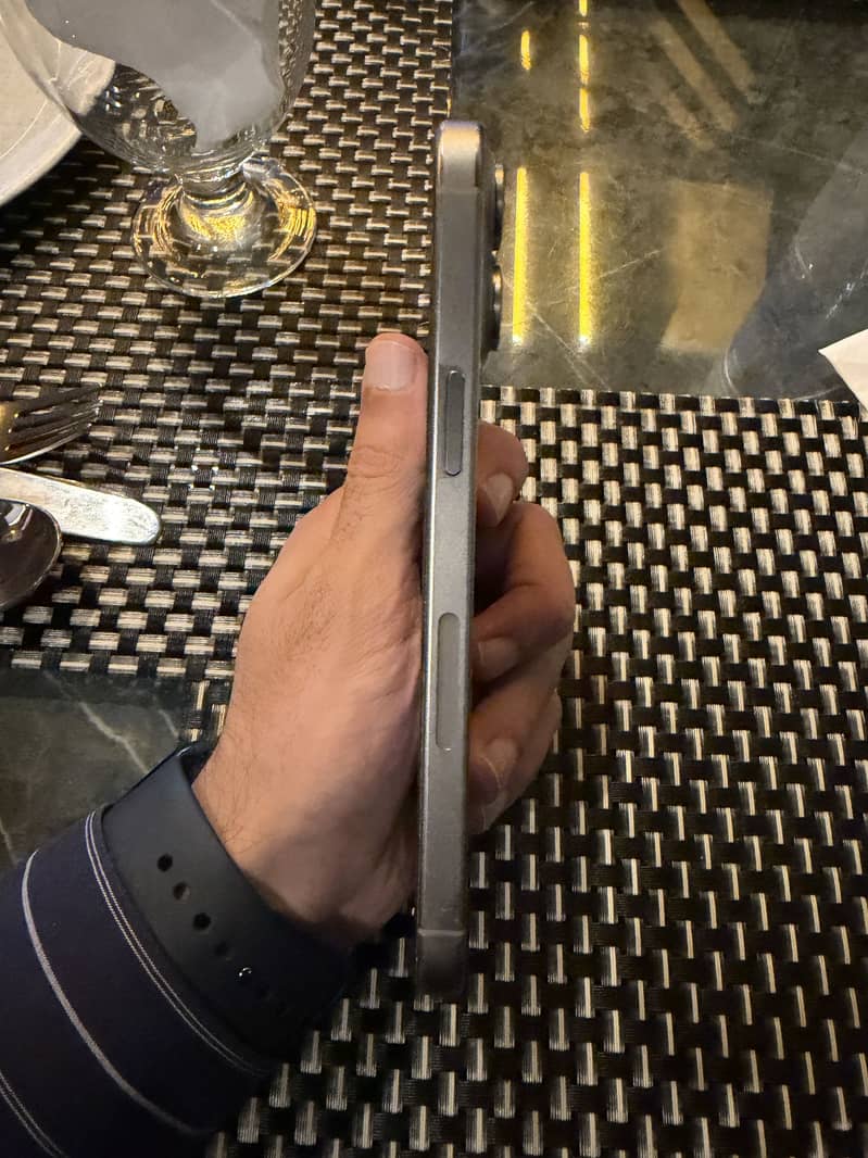 Apple iPhone 15 Pro Max 5