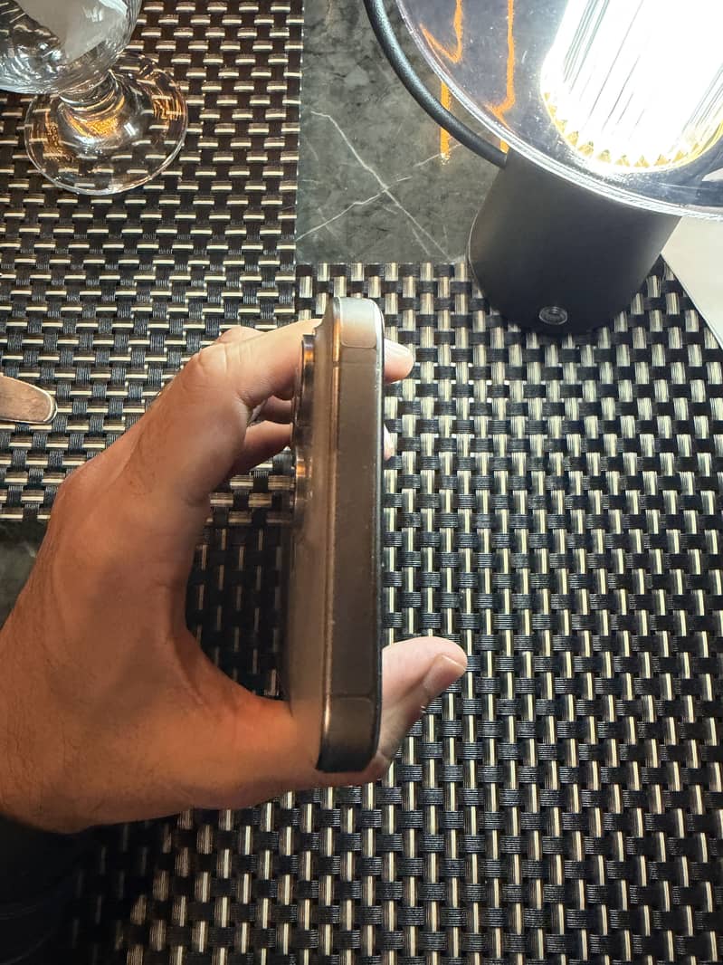 Apple iPhone 15 Pro Max 6