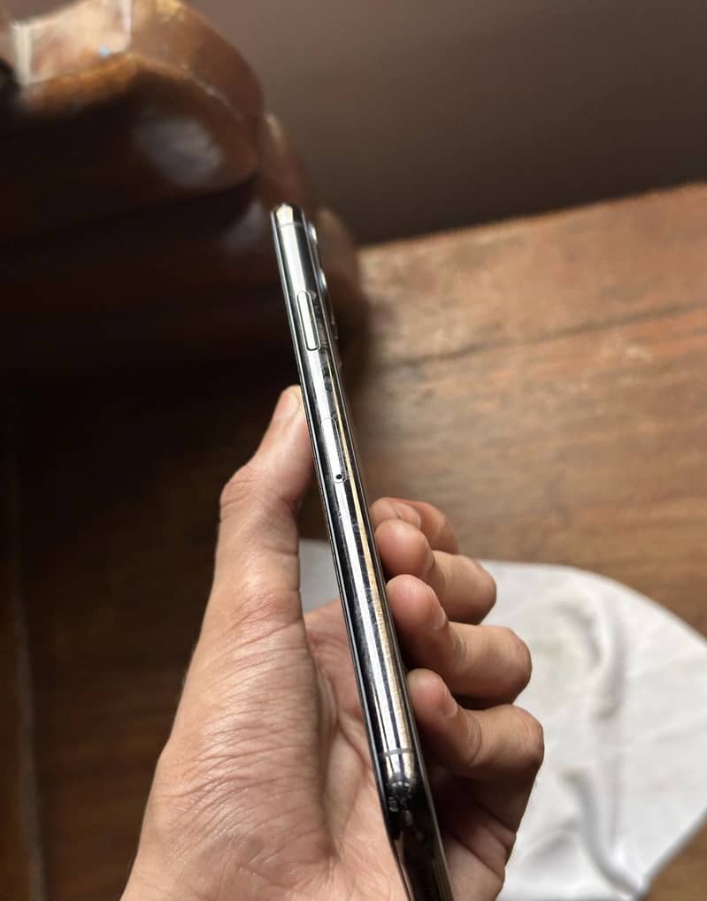 Apple iPhone 11 Pro Max 3