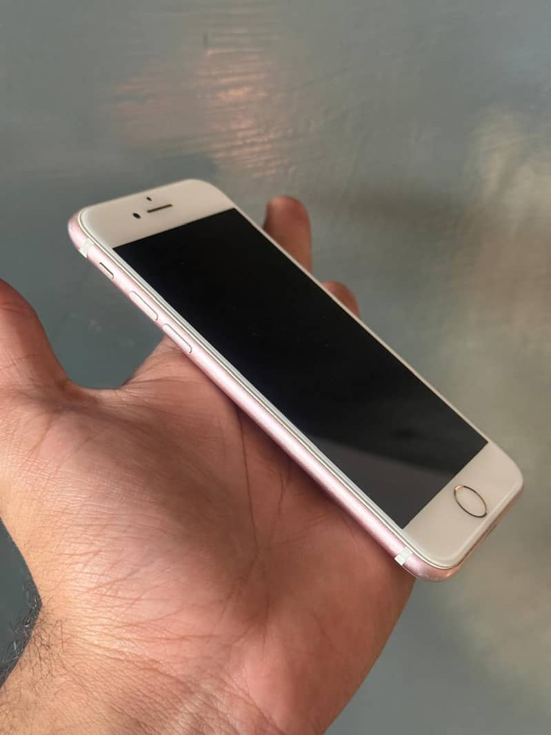 Apple iPhone 7 1