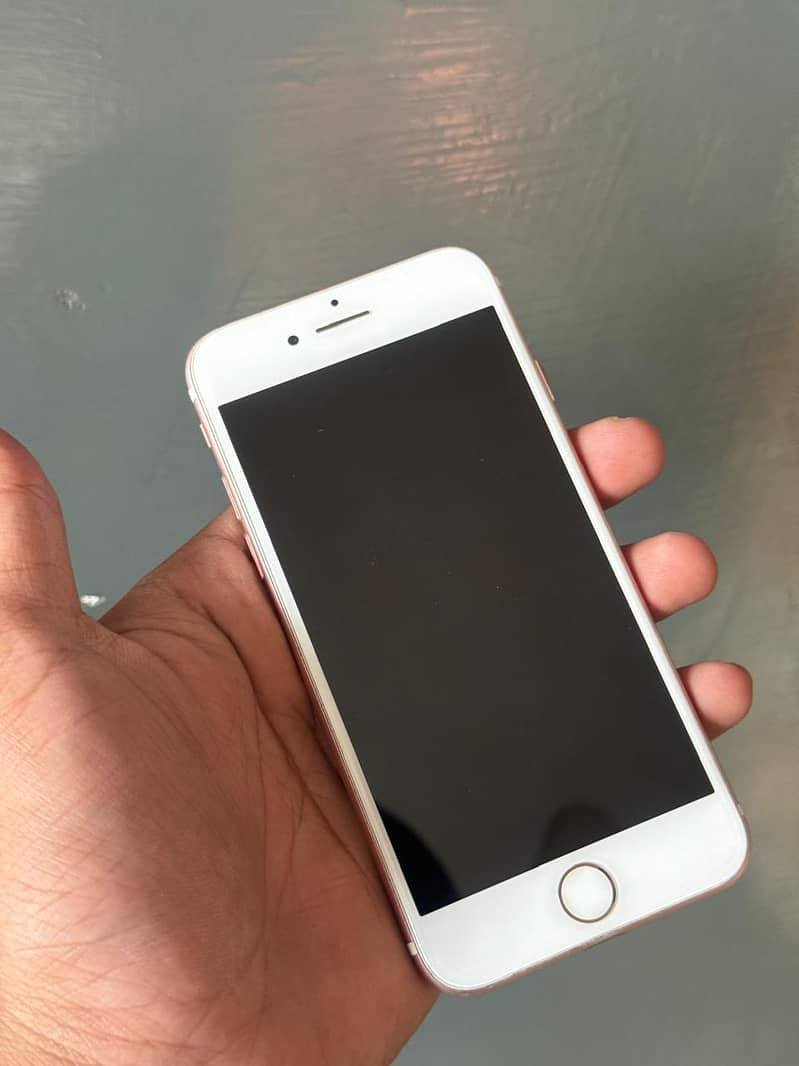 Apple iPhone 7 3