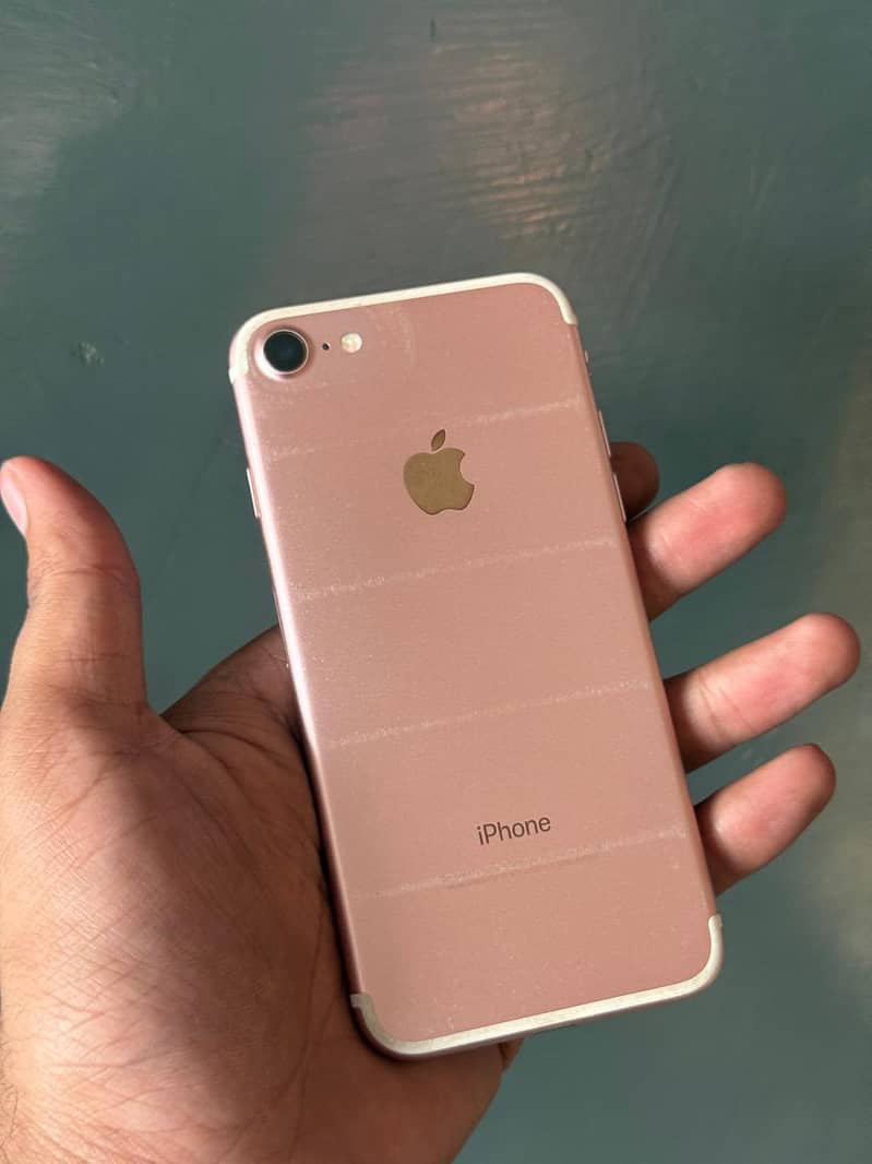 Apple iPhone 7 4
