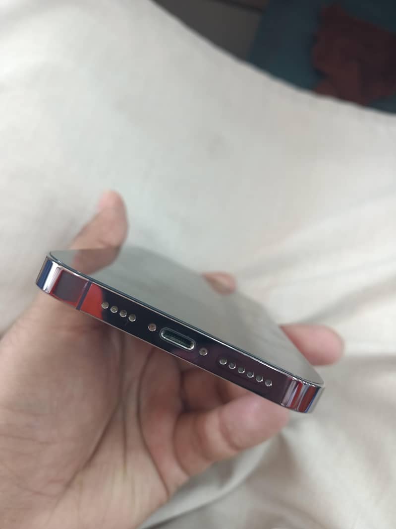 Apple iPhone 14 Pro Max 2