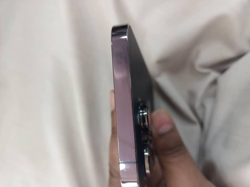 Apple iPhone 14 Pro Max 4