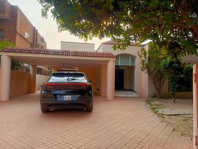 4 kanal prime location of DHA lahore near commercial and defence club
