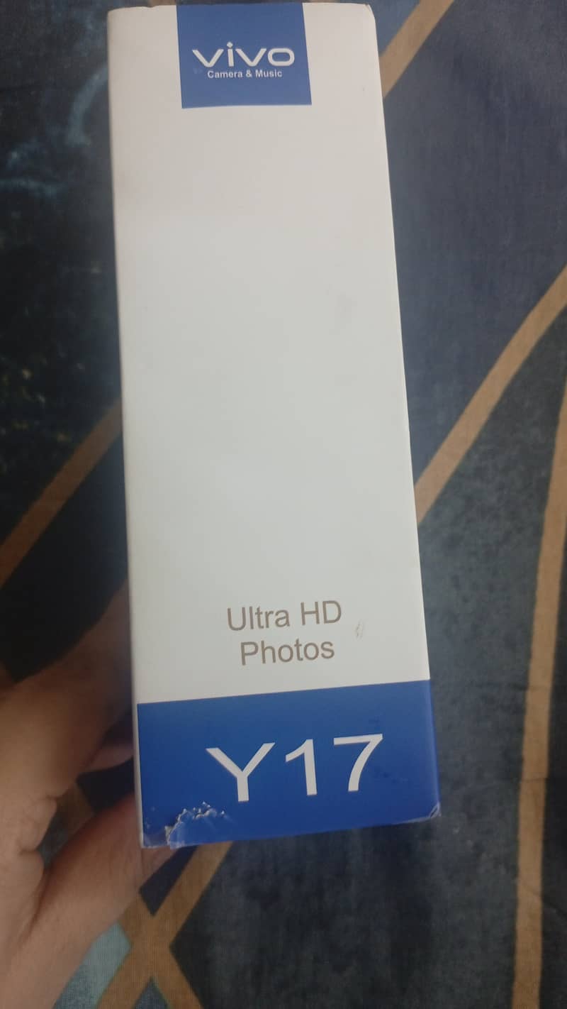 VivoY17 3