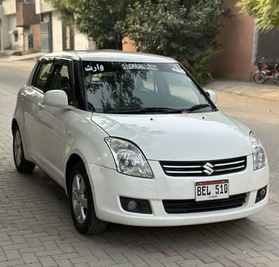 Suzuki Swift DLX 1.3 Navigation 2015.
