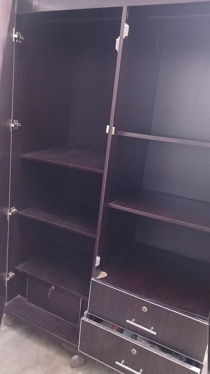 2 door wardrobe 1