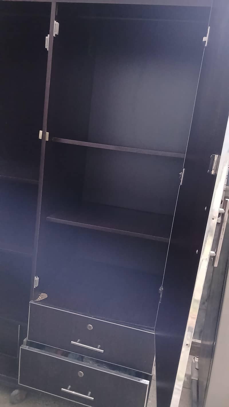 2 door wardrobe 2