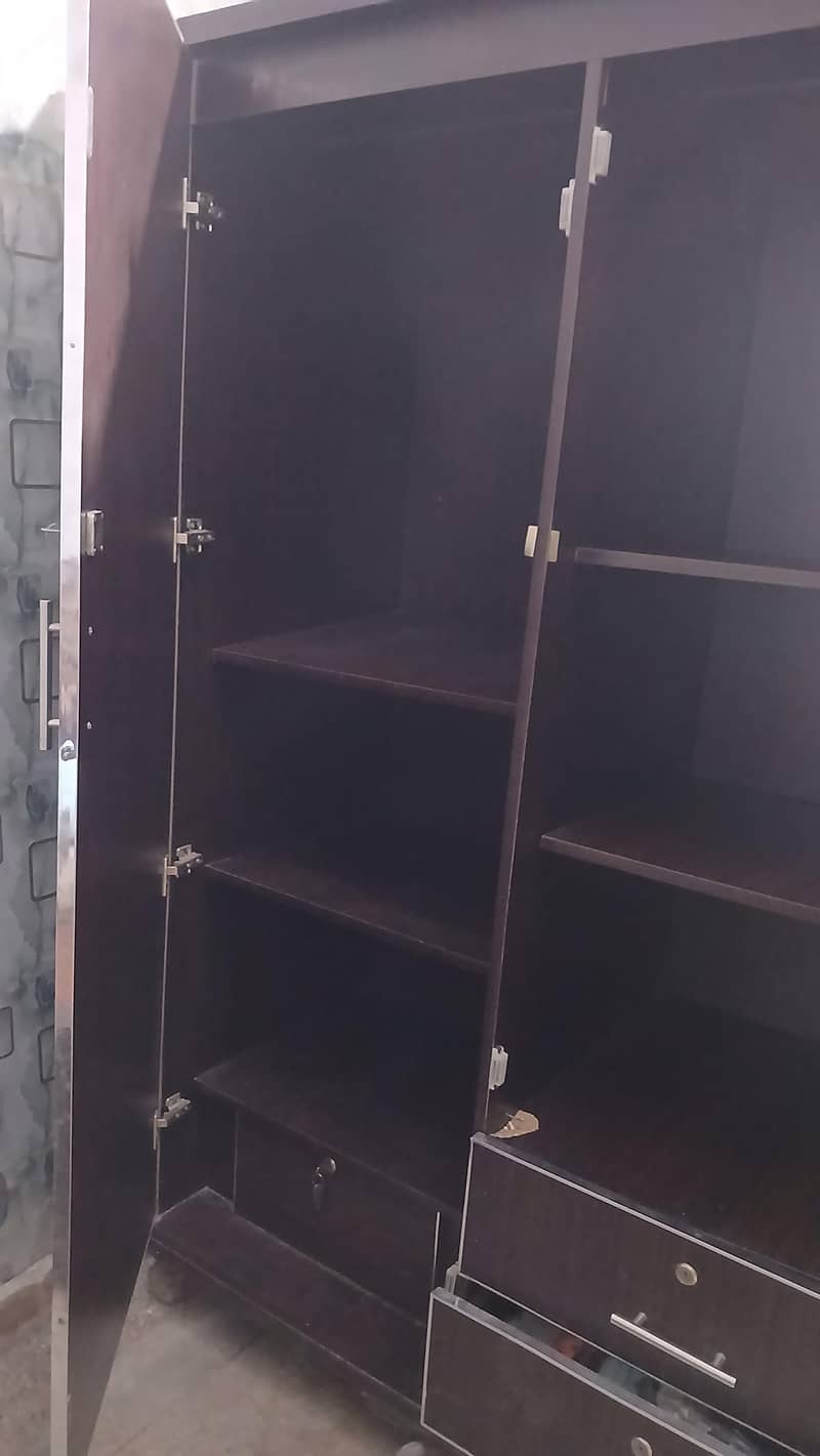 2 door wardrobe 3