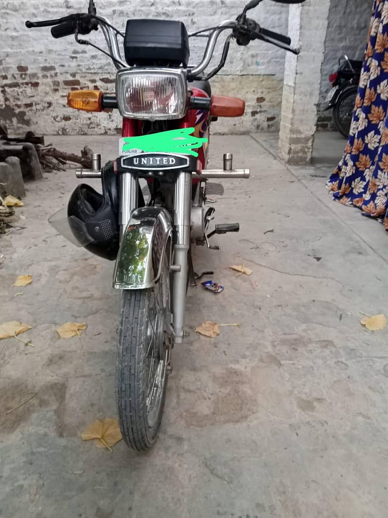 United motorcycle 0