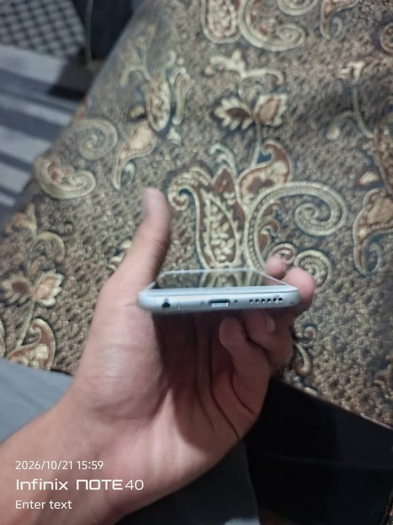 Apple iPhone 6 3