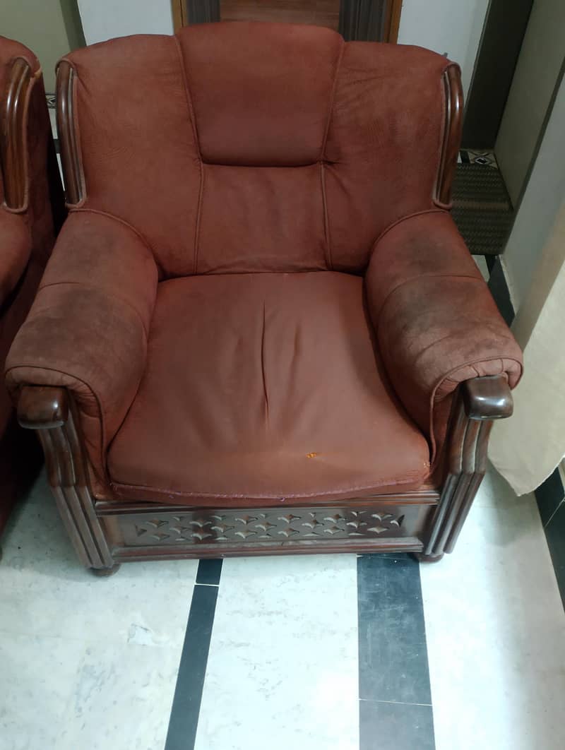 Shahi style sofa 0
