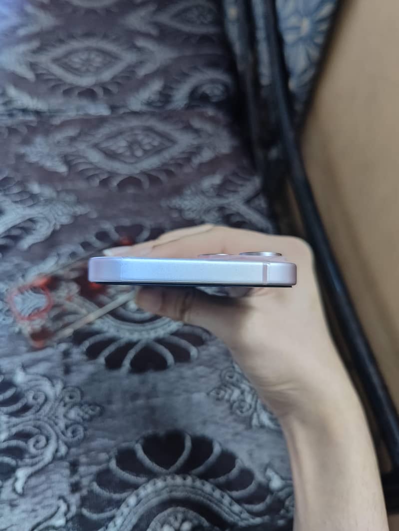 Apple iPhone 15 2