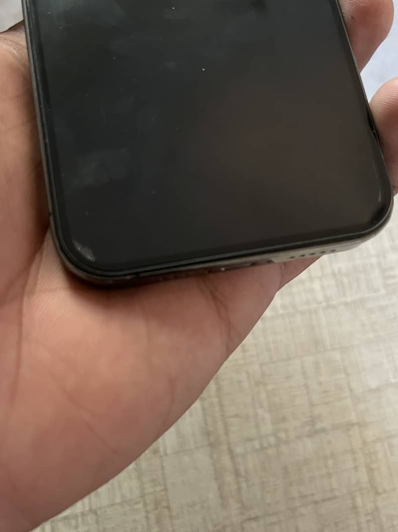 Apple iPhone 13 Pro 4