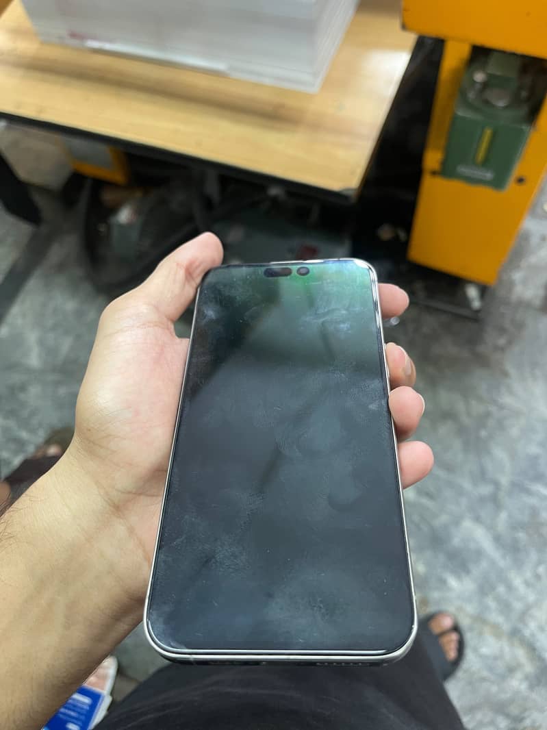 Apple iPhone 15 Pro Max 5