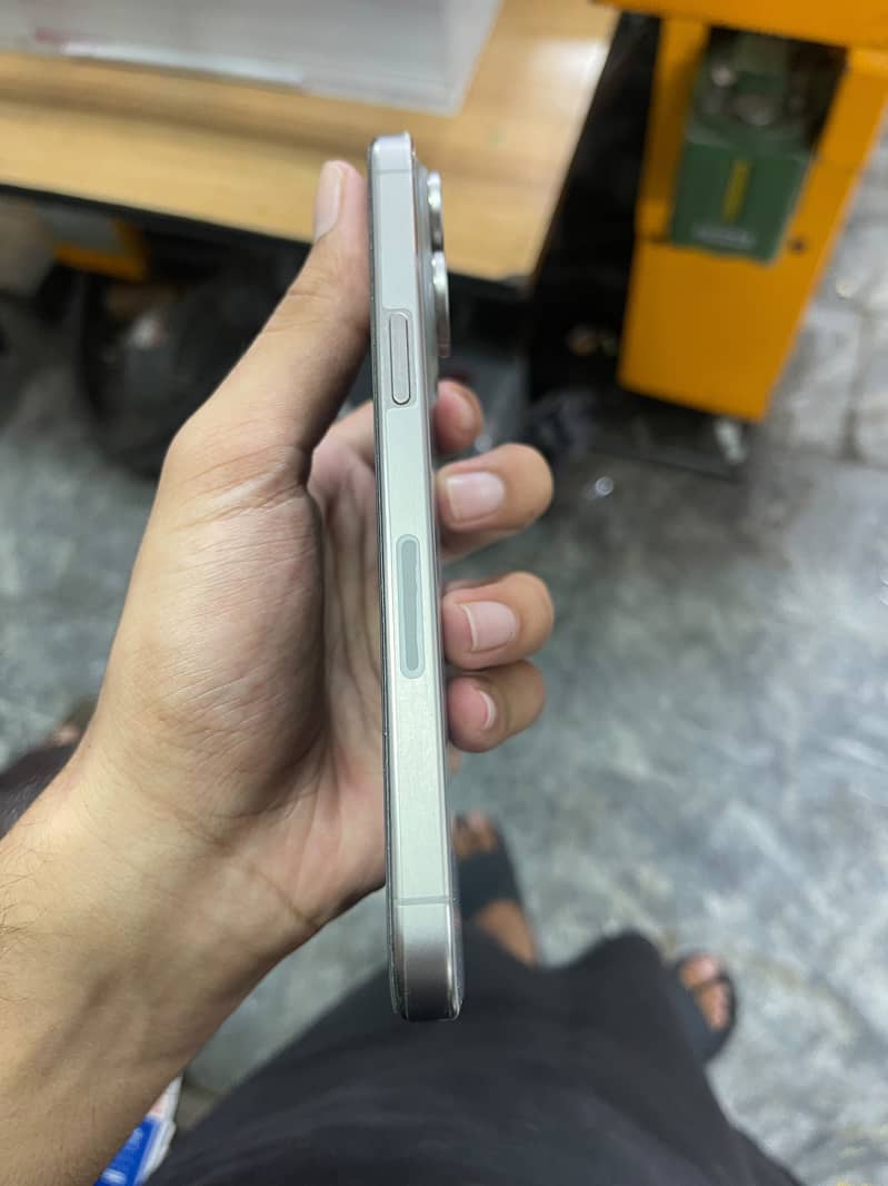 Apple iPhone 15 Pro Max 11