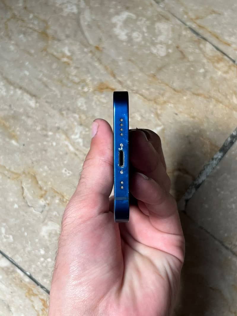 Apple iPhone 12 mini 3