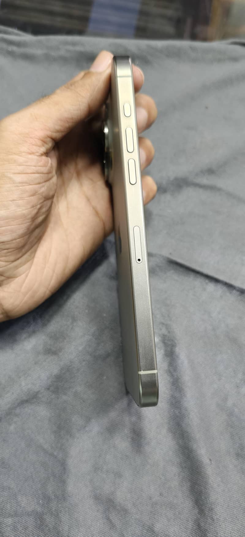 Apple iPhone 15 Pro Max 1