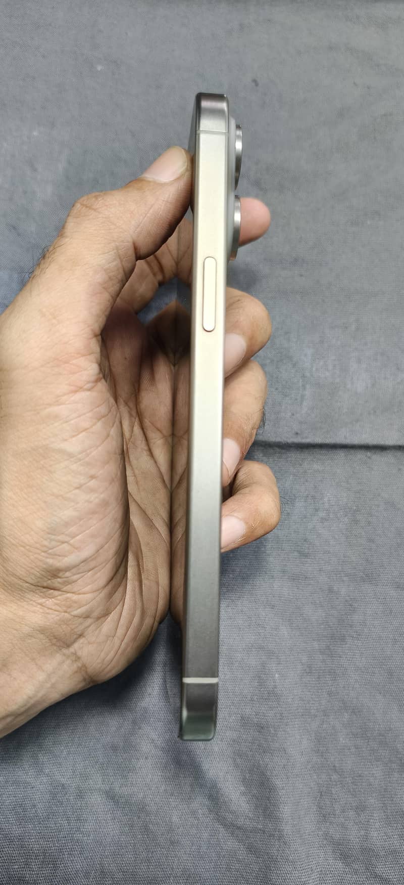 Apple iPhone 15 Pro Max 3
