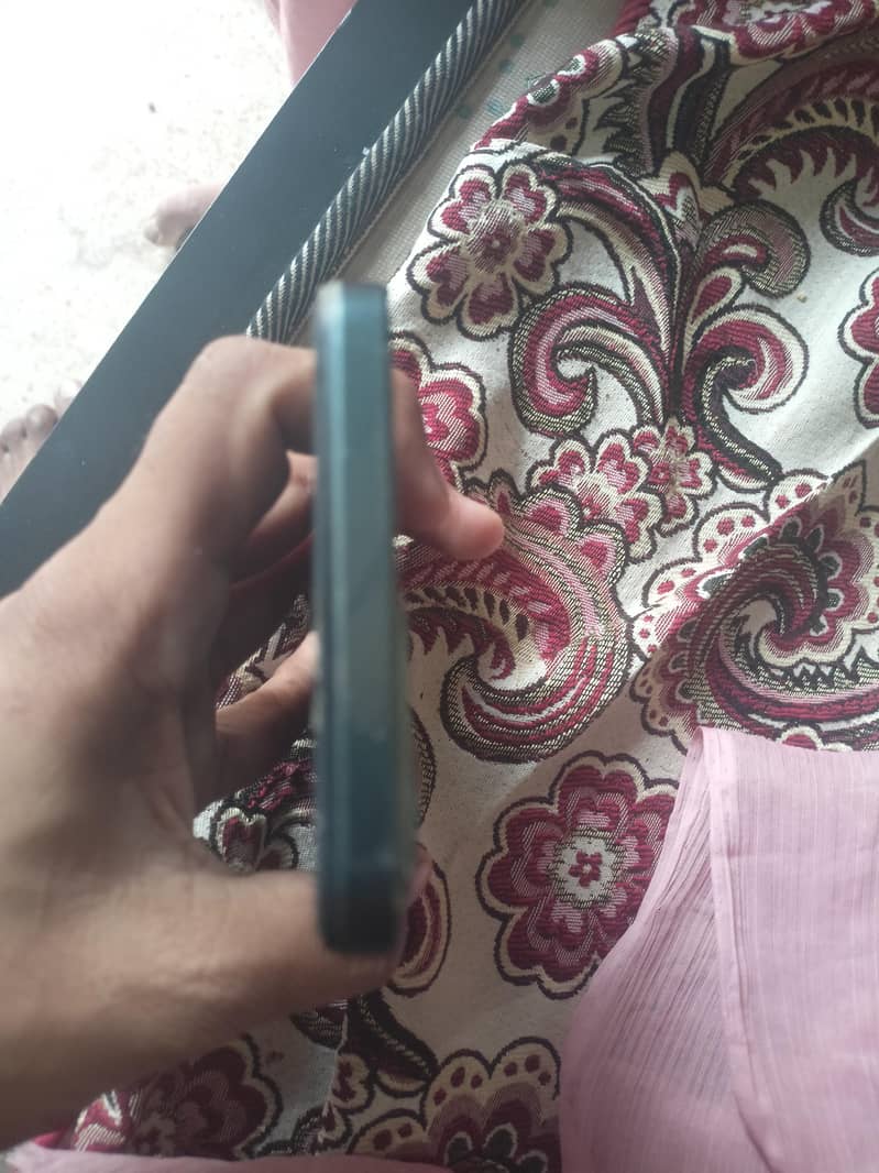 Realme C71 3