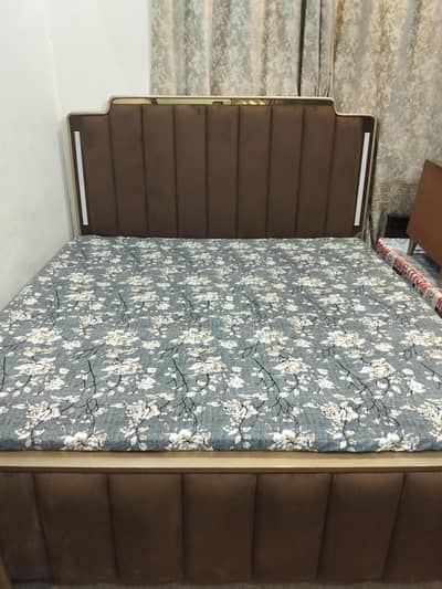 wooden bed set and dressing table