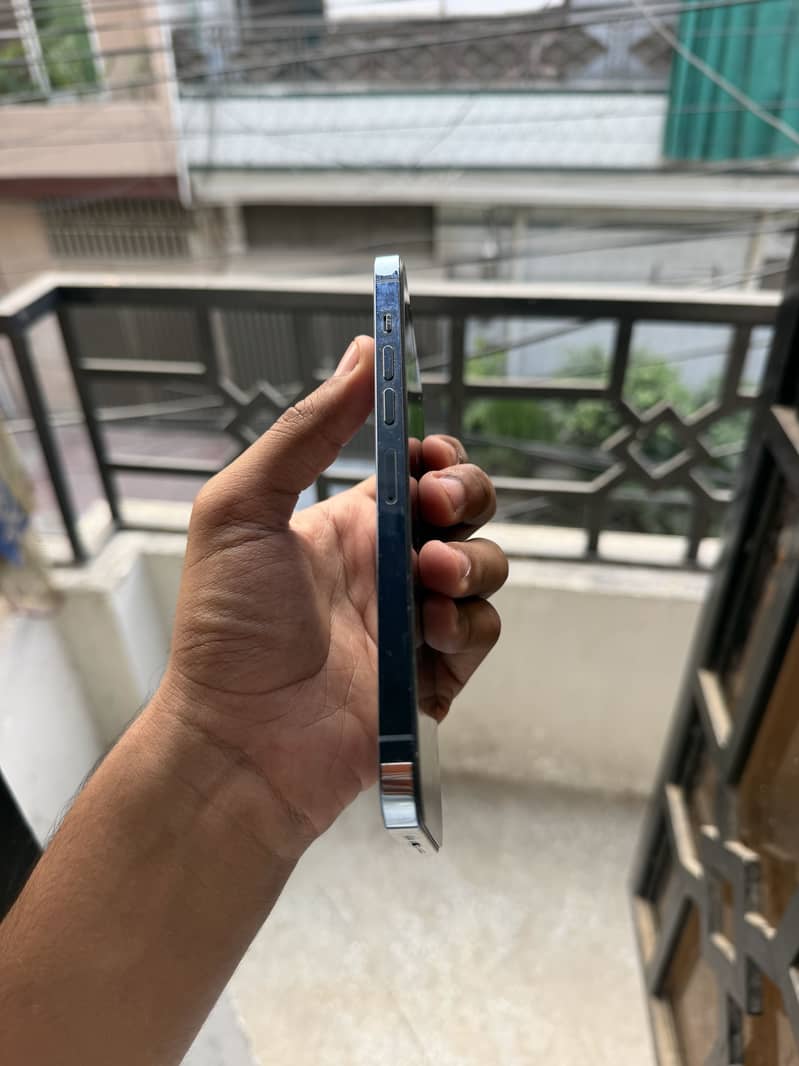 Apple iPhone 13 Pro Max 3