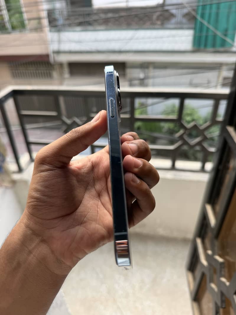 Apple iPhone 13 Pro Max 7