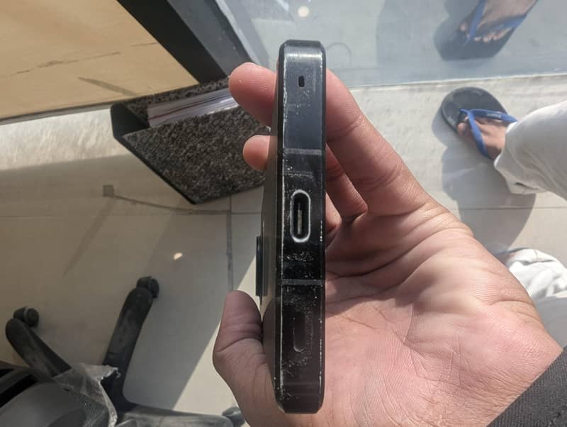 Sharp Aquos Sense7 1