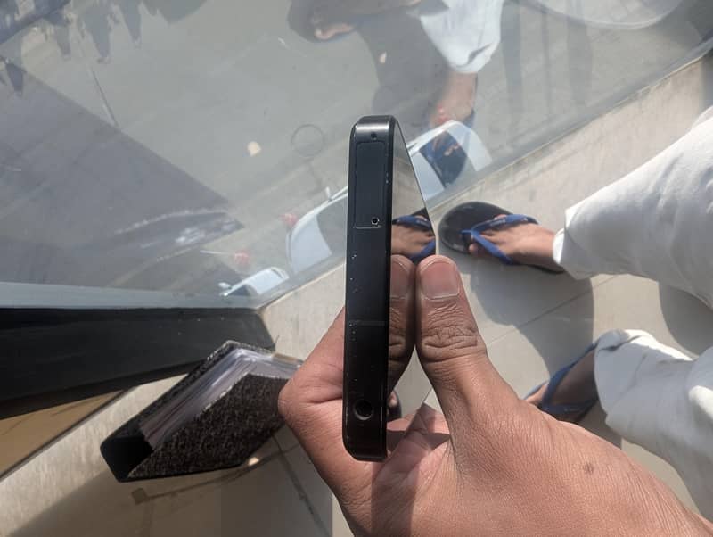 Sharp Aquos Sense7 2