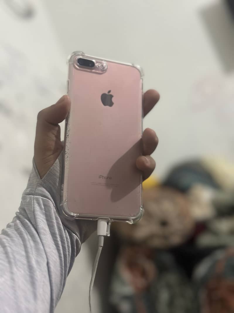 Apple iPhone 7 Plus 0