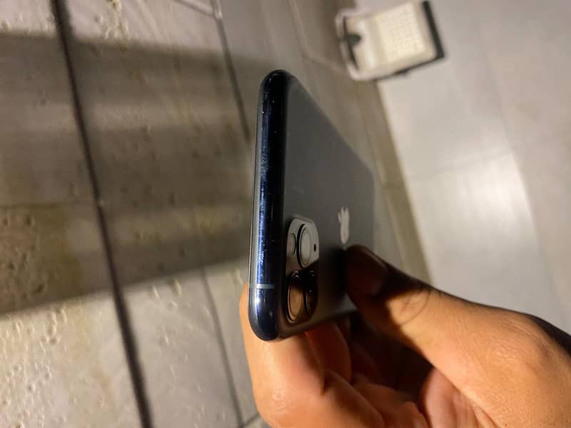 Apple iPhone 11 Pro 1