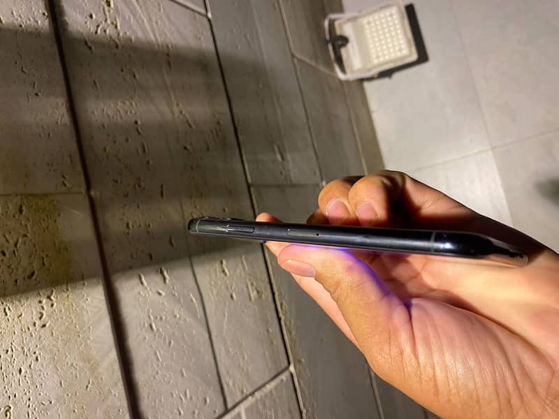 Apple iPhone 11 Pro 7