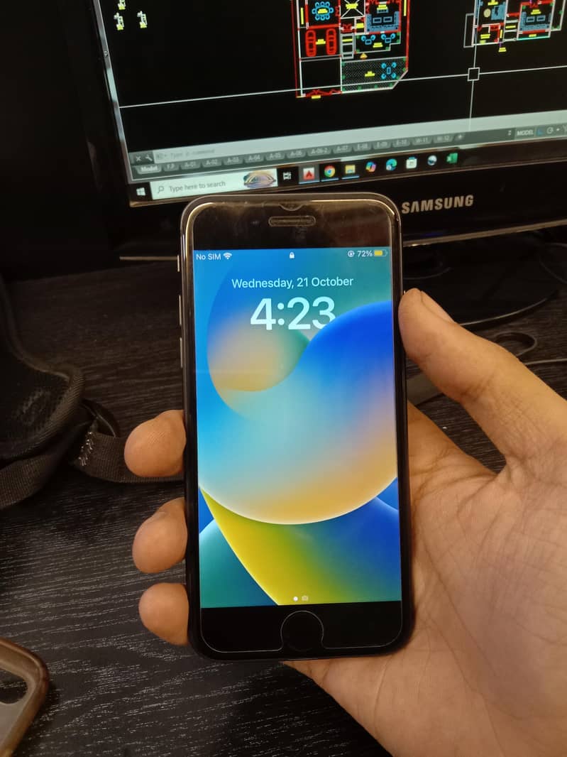 Apple iPhone 8 3